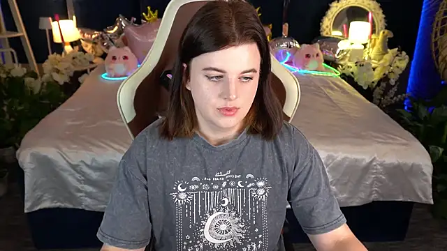 KristiFoxy online show from June 14, 2026, 12:28 pm