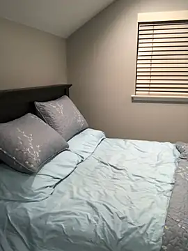 xxlivecouple online show from March 11, 2026, 4:17 am