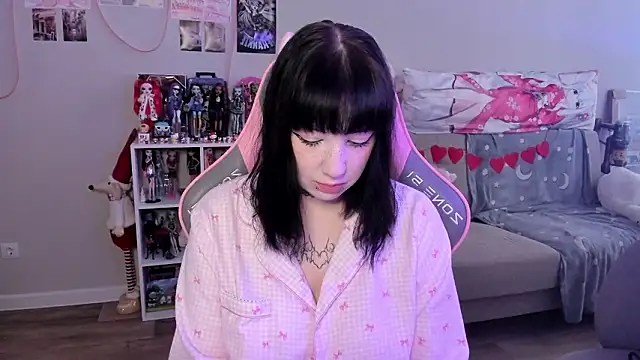 MollysLand online show from February 24, 2026, 7:42 am