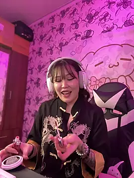 YukiiTYAN online show from March 18, 2026, 1:46 pm