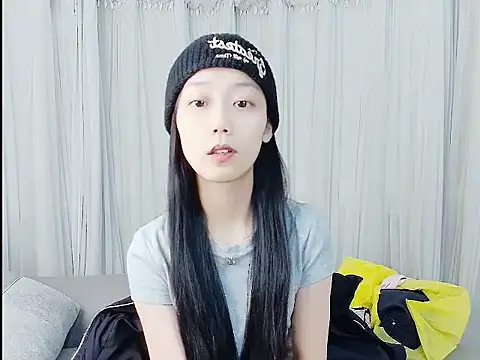 HUIZI8 online show from February 2, 2026, 12:48 pm