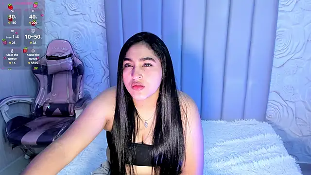 Lya dubois  online show from February 28, 2026, 1:33 pm