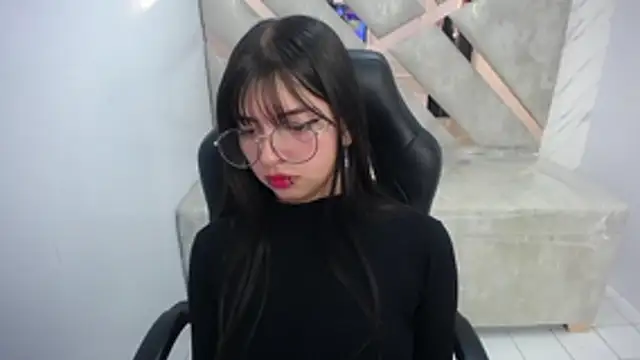 elizabeth t  online show from March 15, 2026, 1:18 pm