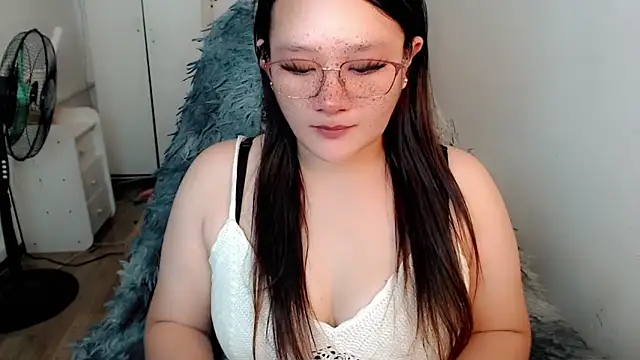 Snapshot of UrLovelyWetPussy chatting on March 12, 2026, 6:39 am UrLovelyWetPussy online show from March 12, 2026, 6:39 am