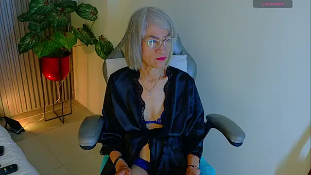 miss monserrate01 online show from July 8, 2026, 1:45 pm