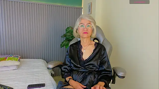 miss monserrate01 online show from June 29, 2026, 2:17 pm