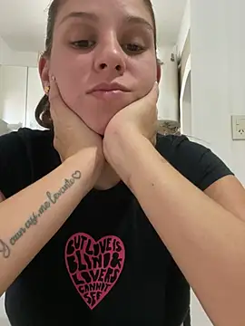 Princessbella5 online show from February 6, 2026, 5:42 pm