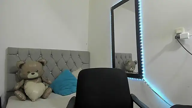 Snapshot of _1DERECK chatting on February 18, 2026, 12:23 pm 1DERECK online show from February 18, 2026, 12:23 pm