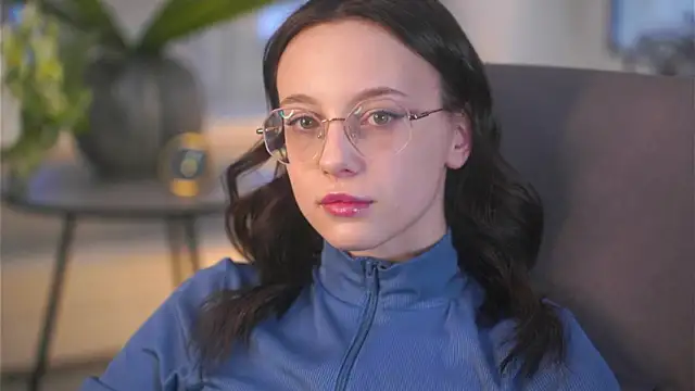 CecilleKizior online show from February 4, 2026, 4:18 am