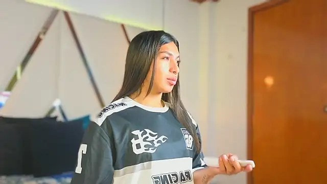 MeelFox online show from February 14, 2026, 12:49 pm