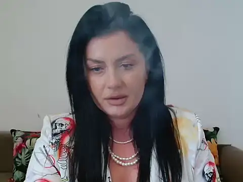 Jasmin0e online show from May 5, 2026, 2:20 pm