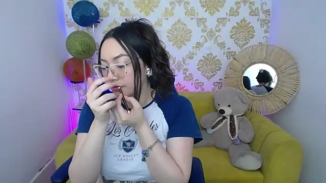 ALISS M  online show from February 17, 2026, 7:44 pm