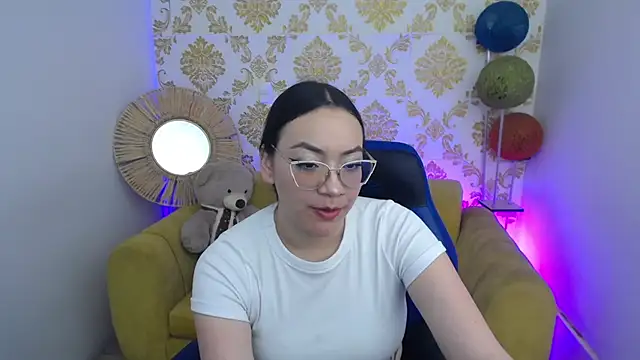 ALISS M  online show from March 15, 2026, 2:13 pm