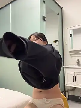 LXR77887 online show from February 17, 2026, 2:03 pm