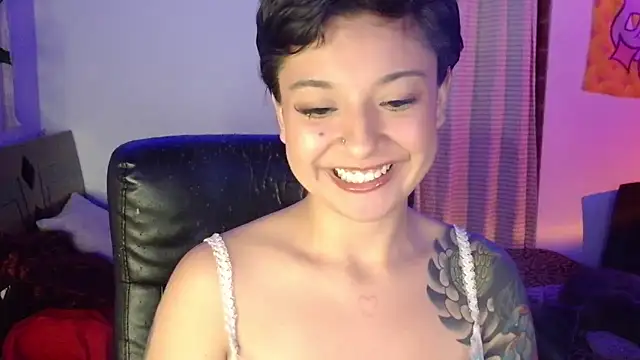 Snapshot of juaaanaaa chatting on June 16, 2026, 12:43 am juaaanaaa online show from June 16, 2026, 12:43 am
