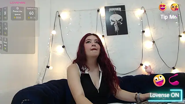 Snapshot of CarolRousee chatting on March 6, 2026, 7:20 pm CarolRousee online show from March 6, 2026, 7:20 pm