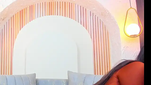 violet scott  online show from February 12, 2026, 10:15 am