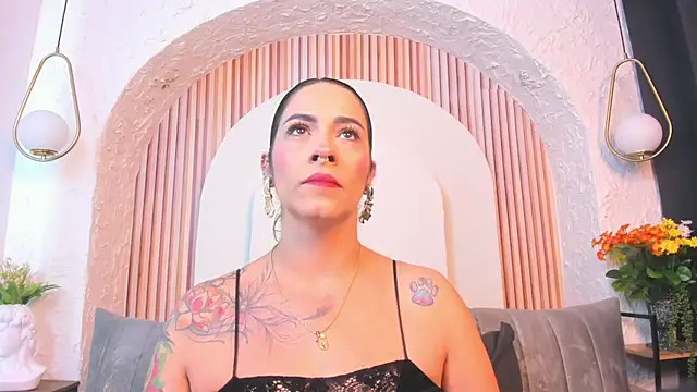violet scott  online show from June 2, 2026, 10:26 am