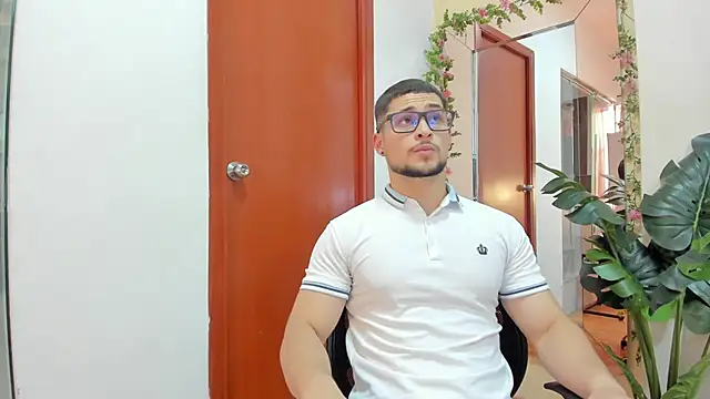 valenssio moretti online show from February 28, 2026, 8:08 pm