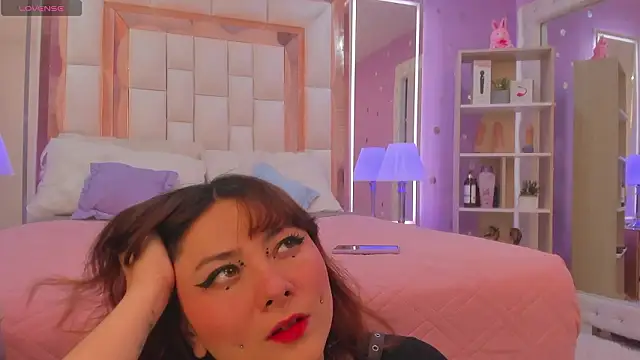 Goldentemptation  online show from March 21, 2026, 7:40 pm