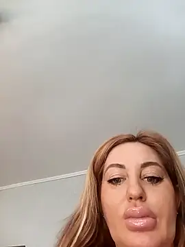 MiaMooly online show from February 11, 2026, 12:16 pm