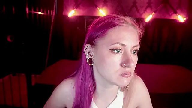 DramaQuenns online show from May 7, 2026, 5:33 am