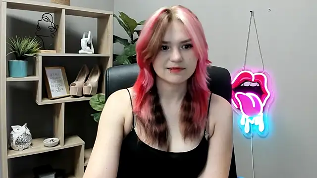 SweetLilyxo online show from June 11, 2026, 7:05 am