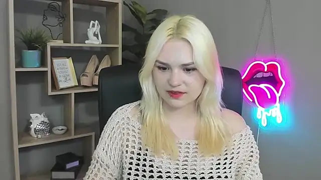 SweetLilyxo online show from May 3, 2026, 6:29 am