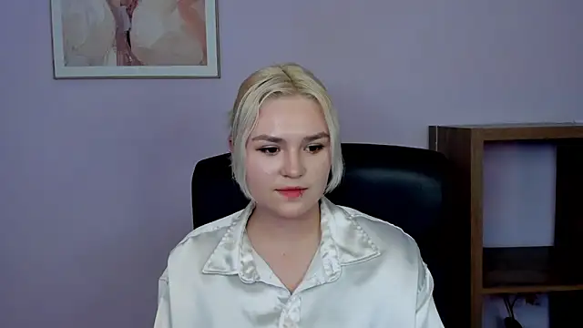 Snapshot of SweetLilyxo chatting on February 12, 2026, 3:01 pm SweetLilyxo online show from February 12, 2026, 3:01 pm