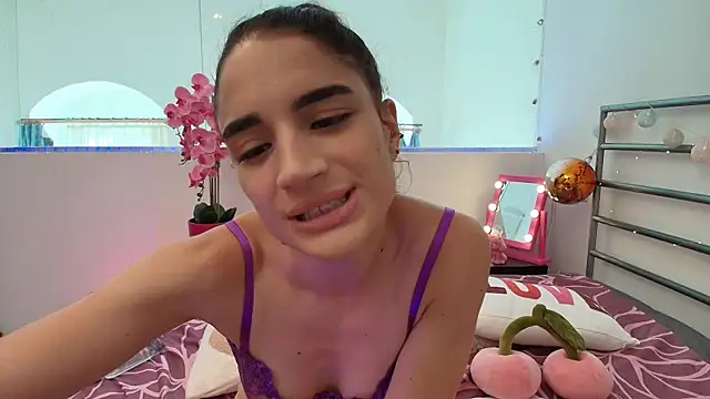 Snapshot of CandieLucianioff chatting on June 15, 2026, 2:28 pm CandieLucianioff online show from June 15, 2026, 2:28 pm