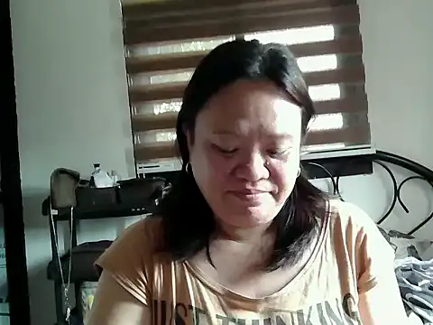 yummychubby29 online show from February 8, 2026, 4:10 am