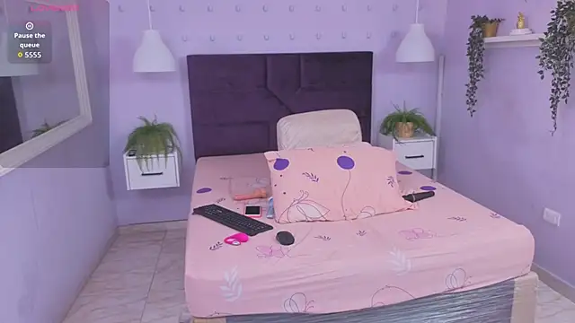 Nalapalmer online show from March 18, 2026, 4:26 am