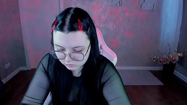 Kira G0ld online show from April 7, 2026, 1:07 am