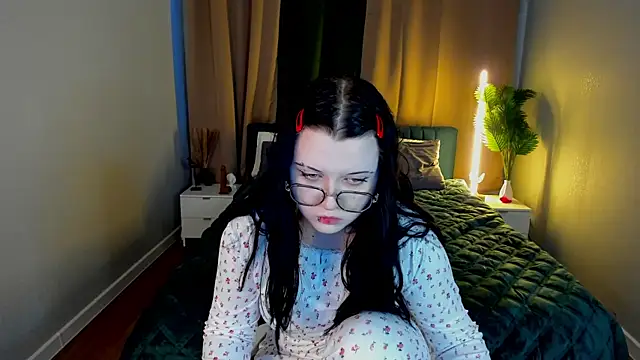 Kira G0ld online show from February 28, 2026, 1:05 am