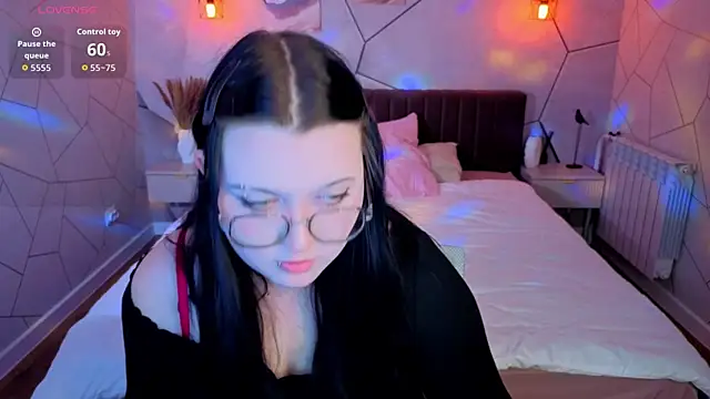 Kira G0ld online show from May 31, 2026, 8:31 am