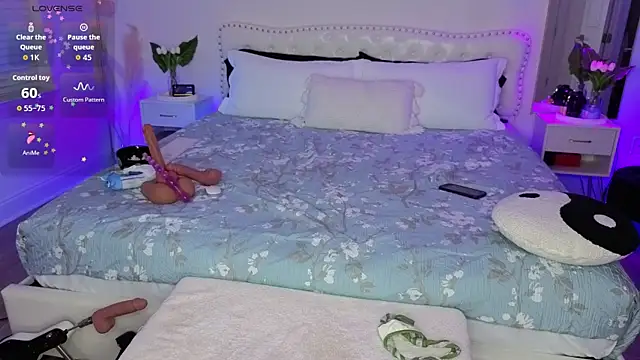 ViolettBaby online show from July 19, 2026, 3:48 am