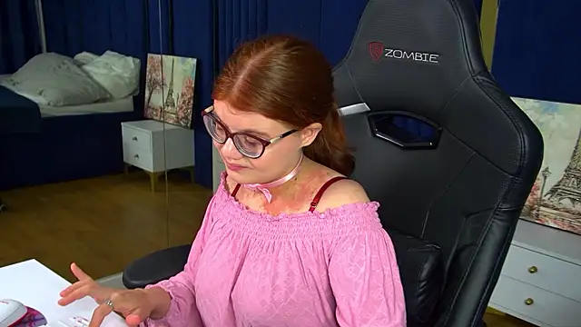 ChloeHalses online show from July 31, 2026, 5:10 pm