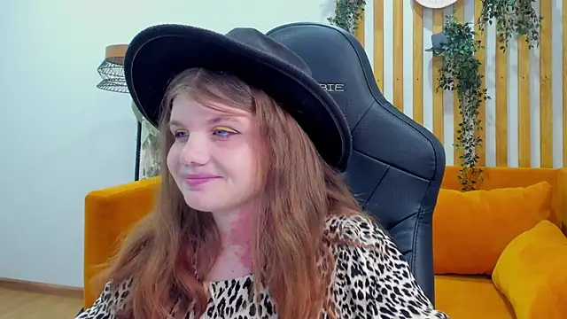 ChloeHalses online show from July 8, 2026, 5:02 pm