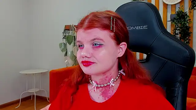 ChloeHalses online show from August 3, 2026, 5:04 am