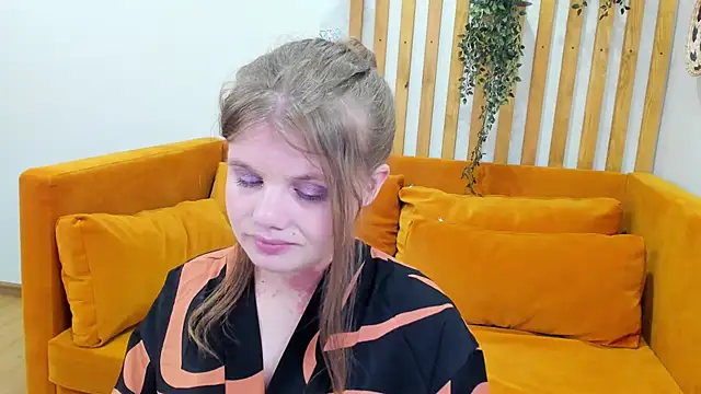ChloeHalses online show from June 19, 2026, 5:08 pm