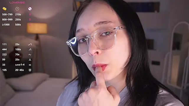 HannaHayles online show from February 17, 2026, 6:49 pm