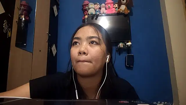 AntoninaDamewood online show from February 11, 2026, 7:19 am