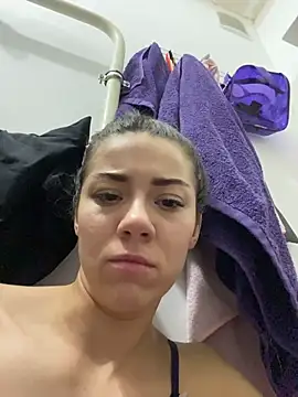 Snapshot of OnlyLeiLa chatting on February 22, 2026, 9:44 am OnlyLeiLa online show from February 22, 2026, 9:44 am