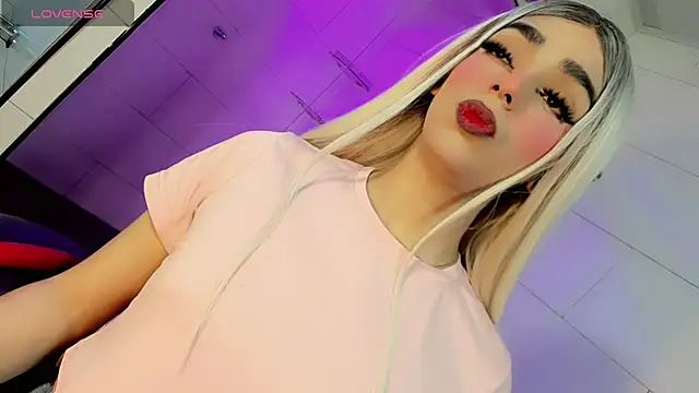Snapshot of Maddye_Fox chatting on July 1, 2026, 3:29 am Maddye Fox online show from July 1, 2026, 3:29 am