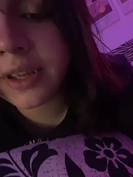 Daniellesins1 online show from April 3, 2026, 5:47 am