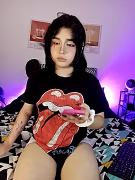 Daniellesins1 online show from March 21, 2026, 5:30 am