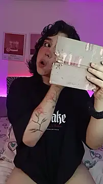 Daniellesins1 online show from March 5, 2026, 5:37 am