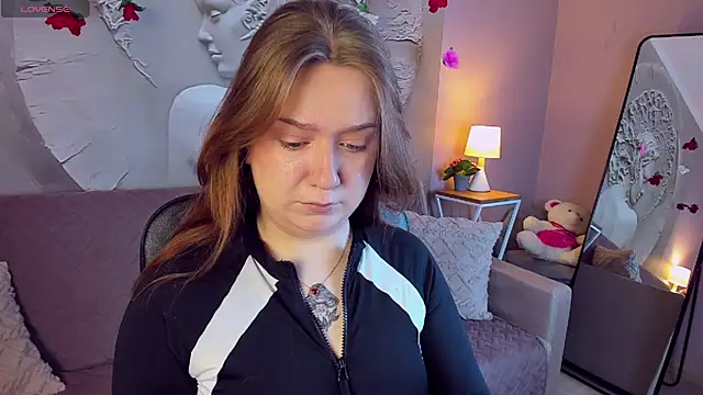 RachelDiRose online show from March 15, 2026, 3:02 am