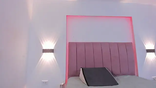 Snapshot of AllanaRosee chatting on March 24, 2026, 6:52 pm AllanaRosee online show from March 24, 2026, 6:52 pm