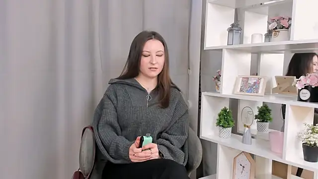 TonieHerner online show from February 4, 2026, 1:28 pm